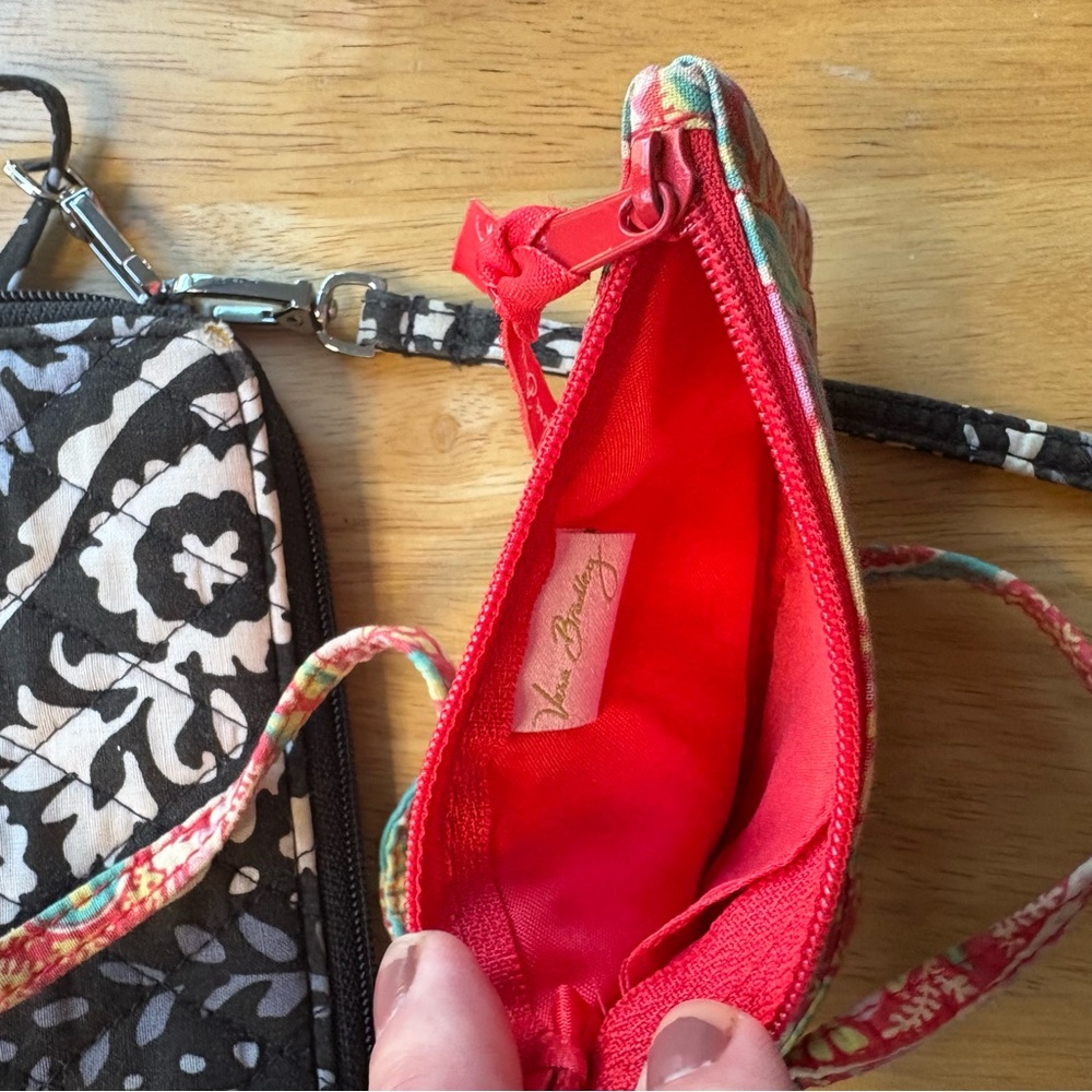 Vera Bradley Black and White Floral Crossbody Bag with Colorful ID Holder - Picture 3 of 12